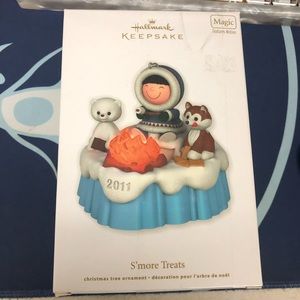2011 Hallmark “S’more Treats” Frosty Friends Keepsake Ornament